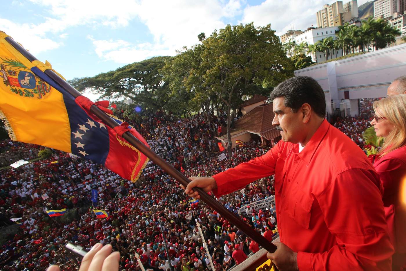 China, Rusia e Irán apoyan a Maduro y rechazan 'injerencia' de EUA