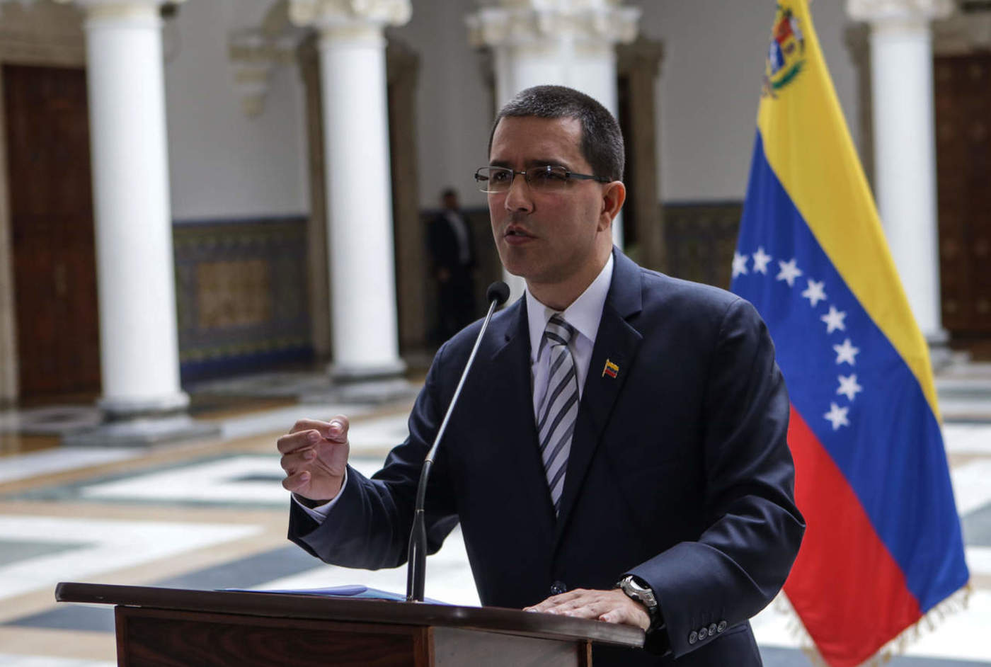 Rechaza Venezuela ultimátum y acusa a EUA de apoyar 'golpe de estado'