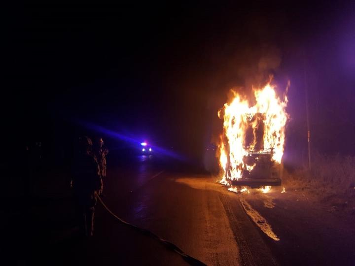 Autobús se incendia en carretera 57; venía de EUA