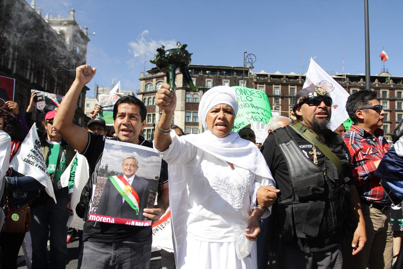Marchan en CDMX a favor de López Obrador
