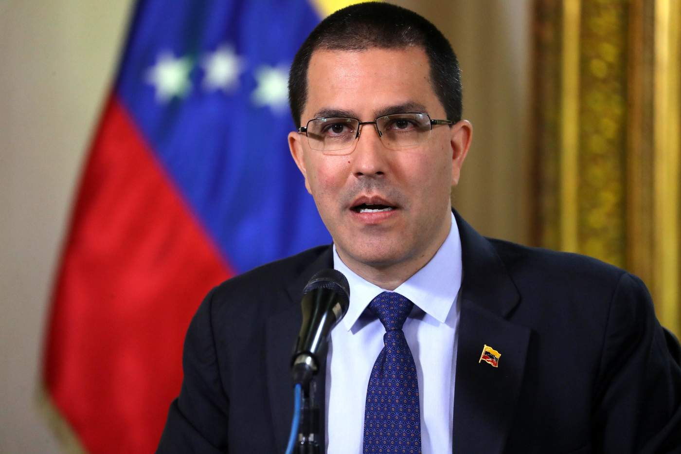 Canciller de Venezuela insiste en el diálogo como salida a la crisis