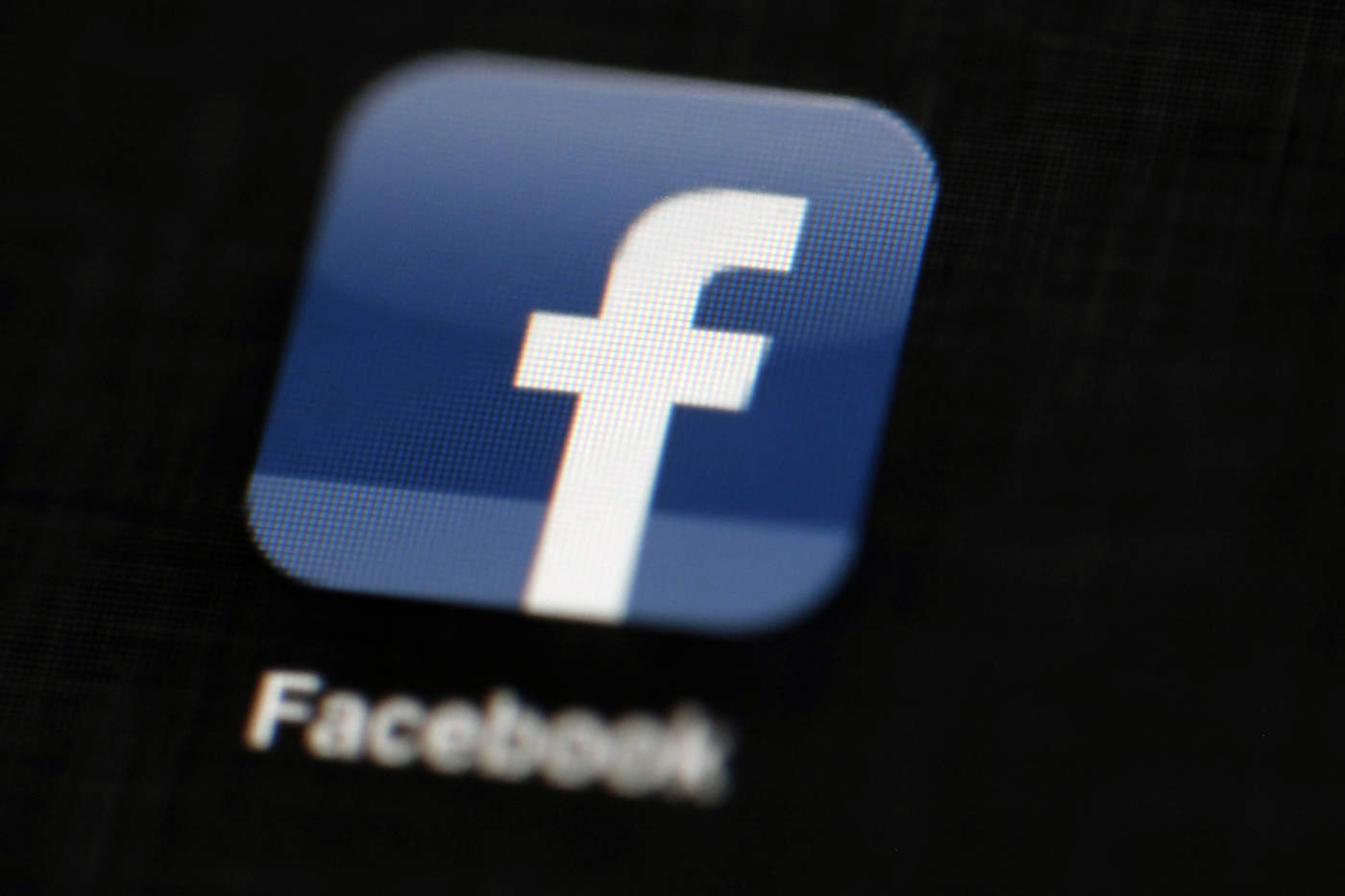 Elimina Facebook 783 páginas falsas vinculadas a Irán