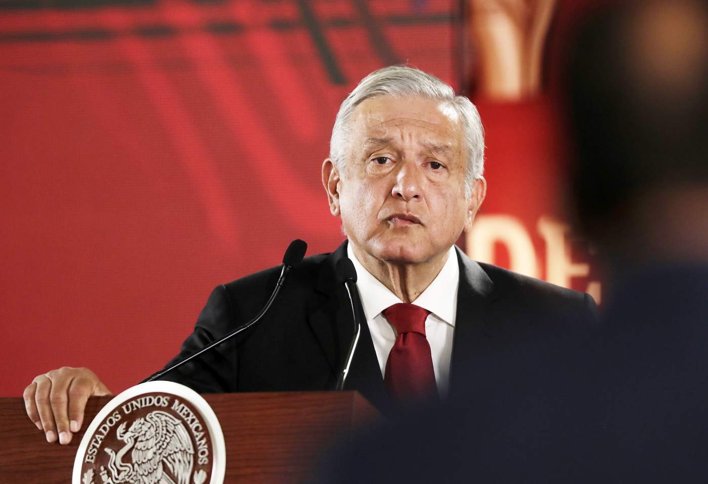 Se disculpa López Obrador con Calderón; rechaza debatir