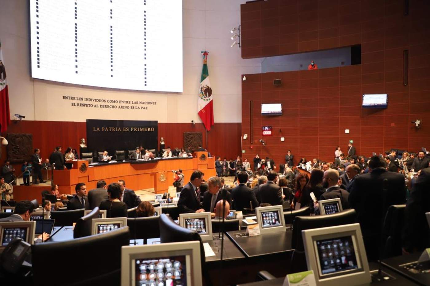 Sin acuerdos, debaten senadores situación de Venezuela