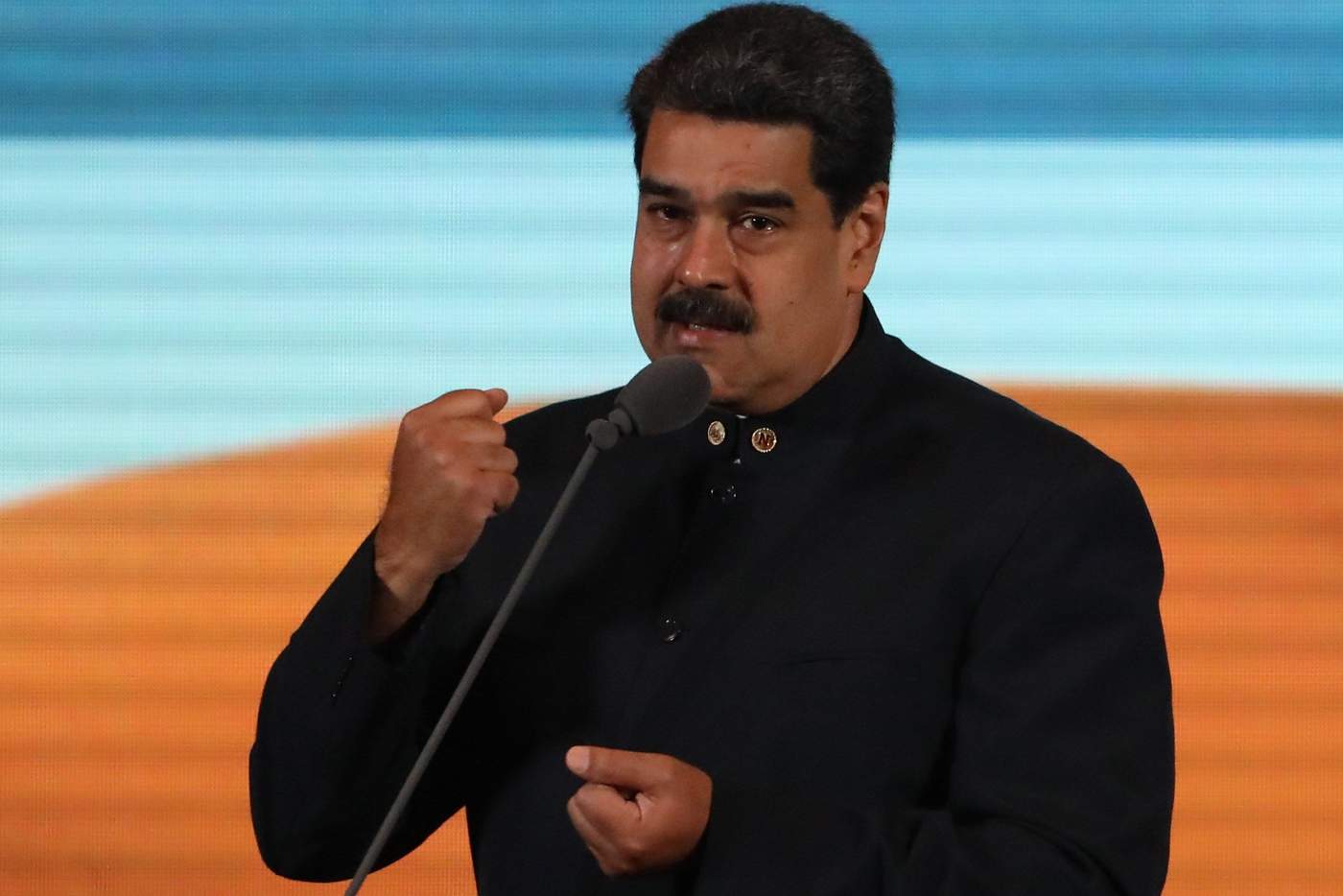 Maduro aprovecha atención mediática para lanzar plan turístico