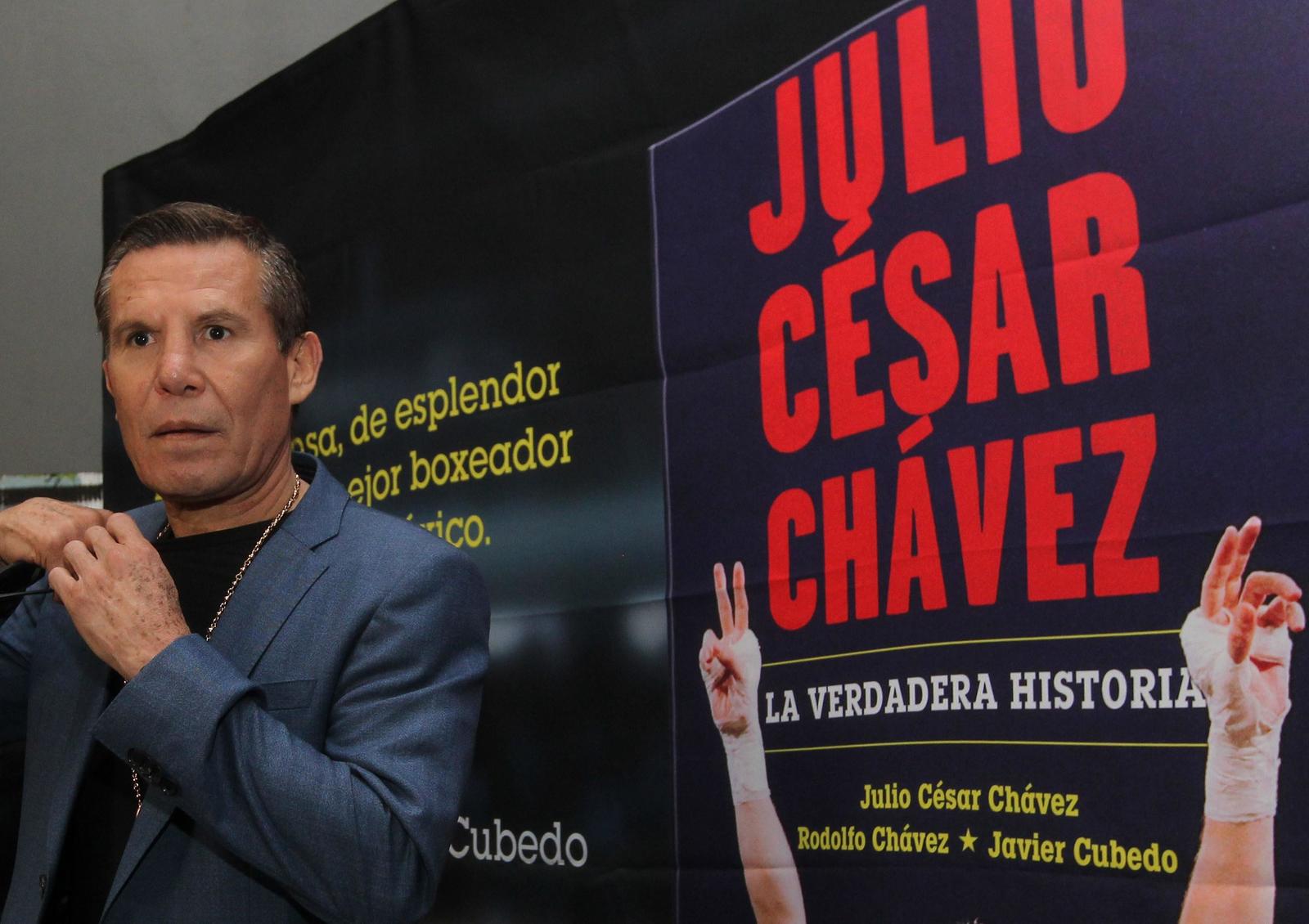 Chávez presenta su libro 'La verdadera historia'
