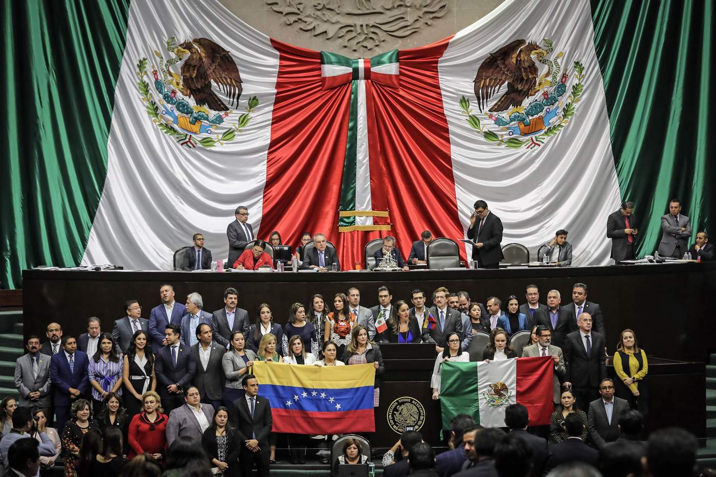 Diputados rechazan punto de acuerdo pare reconocer a Guaidó