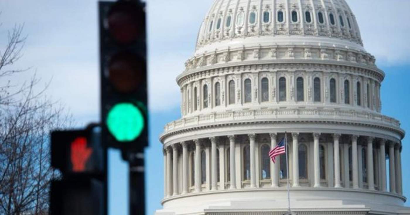 Senado de EUA aprueba plan presupuestario para evitar cierre de Gobierno
