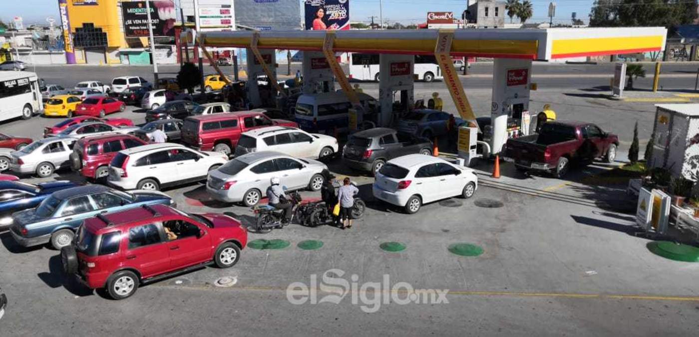 Persiste temor de desabasto en algunas gasolineras de Torreón