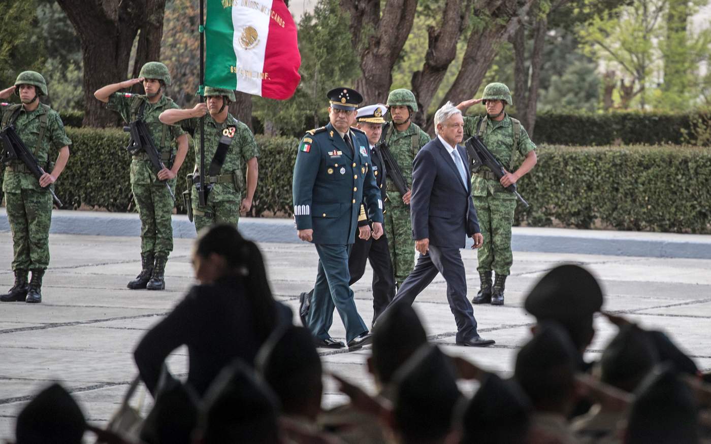 López Obrador defiende labor del Ejército