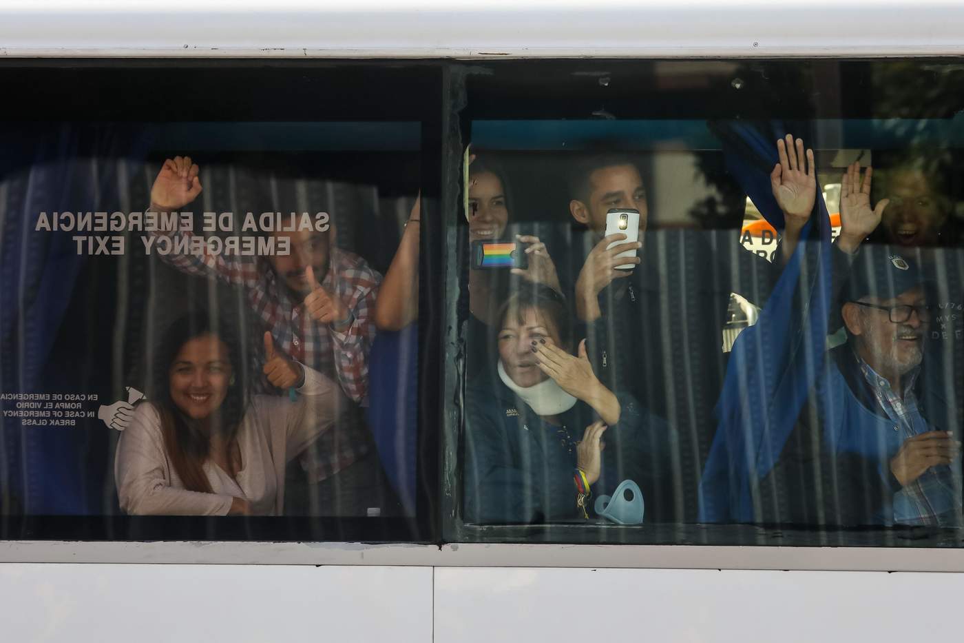 Atacan caravana de diputados venezolanos que viaja a la frontera