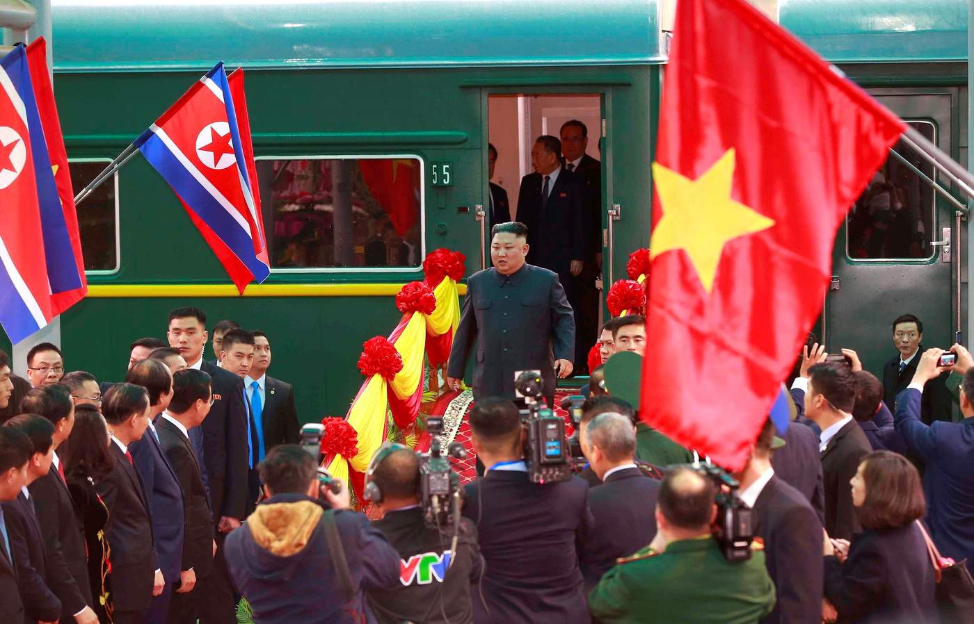 Kim llega a Vietnam para segunda cumbre con Donald Trump