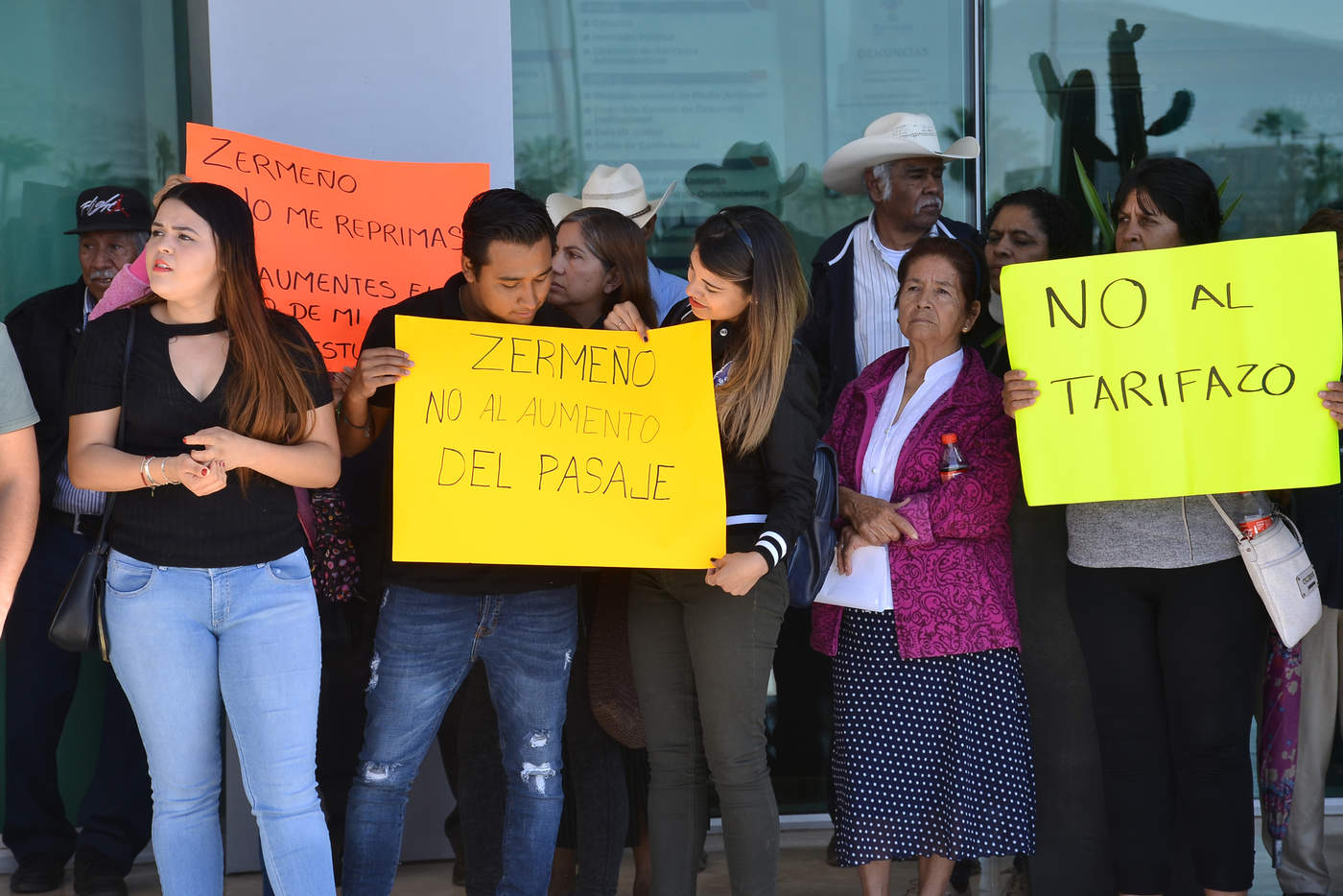 Se manifiestan contra incremento a pasaje en Torreón