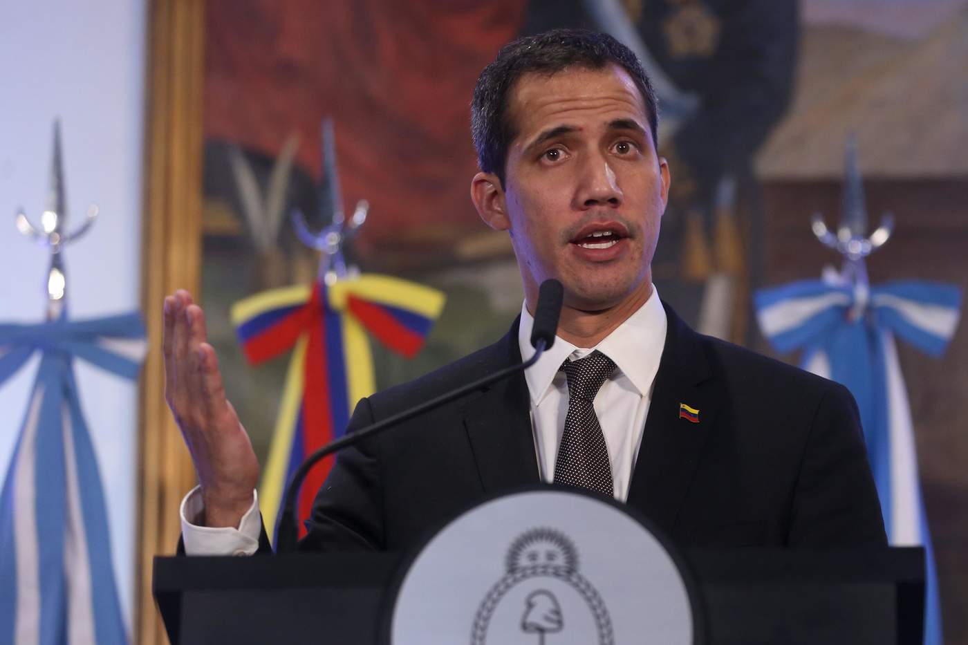 Cuba aterroriza a militares venezolanos para que no lo apoyen, dice Guaidó