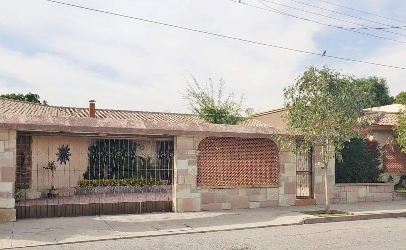 Irrumpen en casa de Juan Gabriel en Torreón