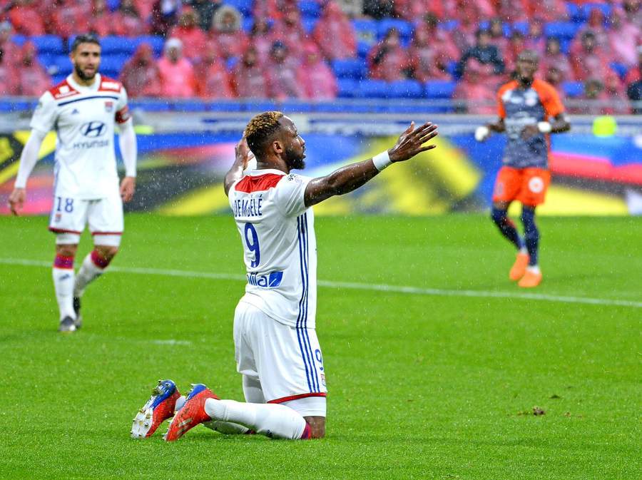 Lyon gana y se aferra a los puestos altos de la Ligue 1