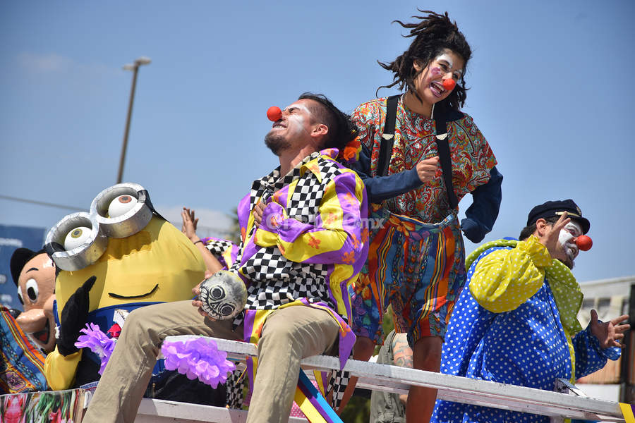 Celebran desfile por inicio de la Primavera en Torreón