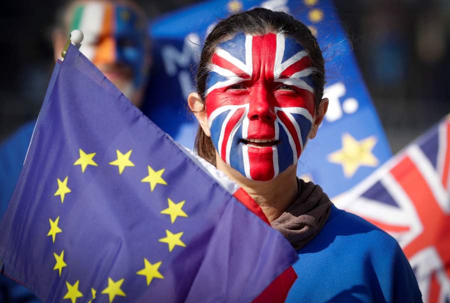 Suman casi 2 millones y medio de firmas que piden revocar el 'brexit'