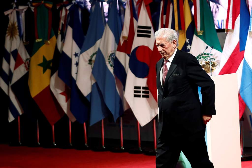 ¿Quién es Vargas Llosa, Nobel de Literatura que critica poder autoritario?