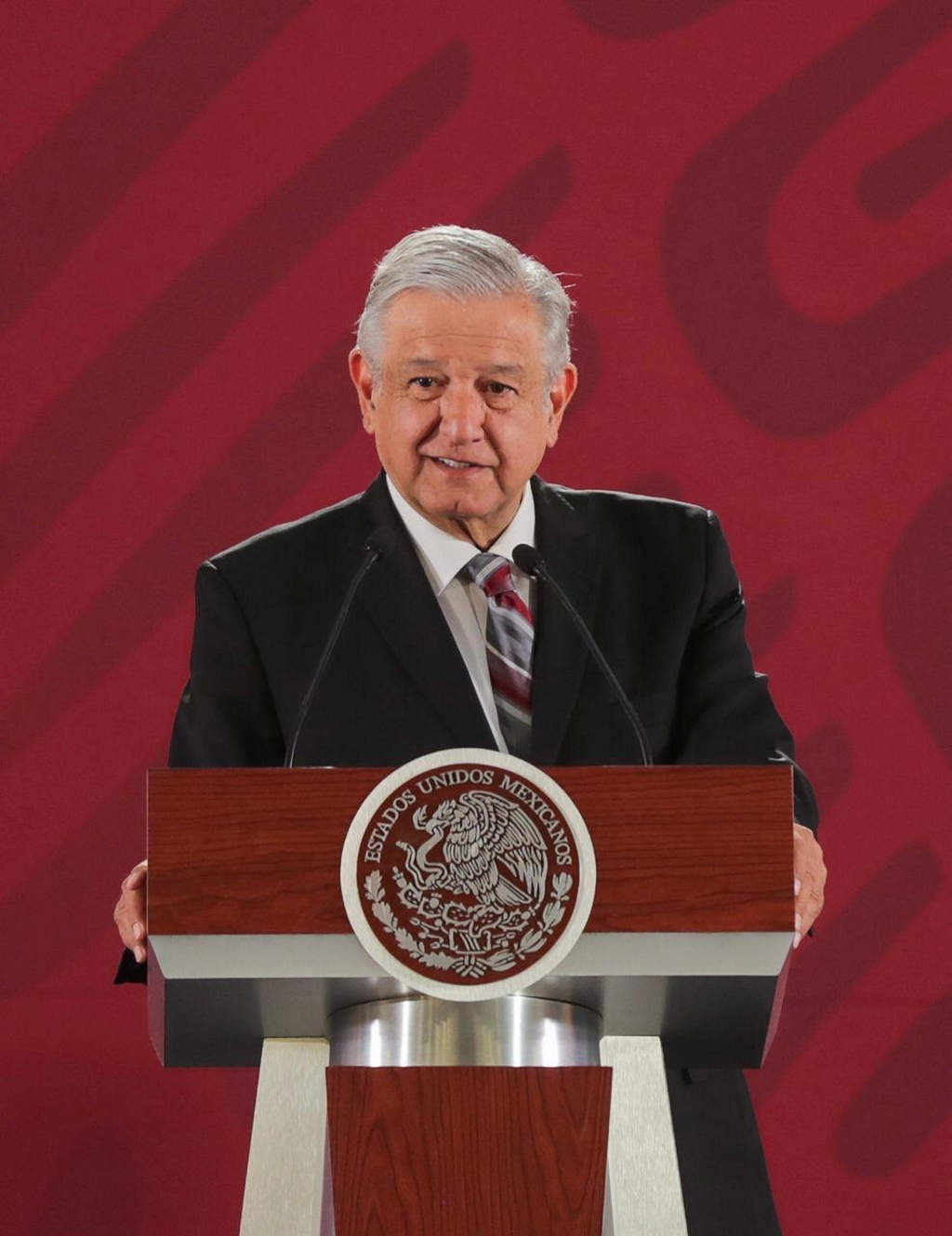 Aplaude López Obrador renuncia de consejeros de Pemex