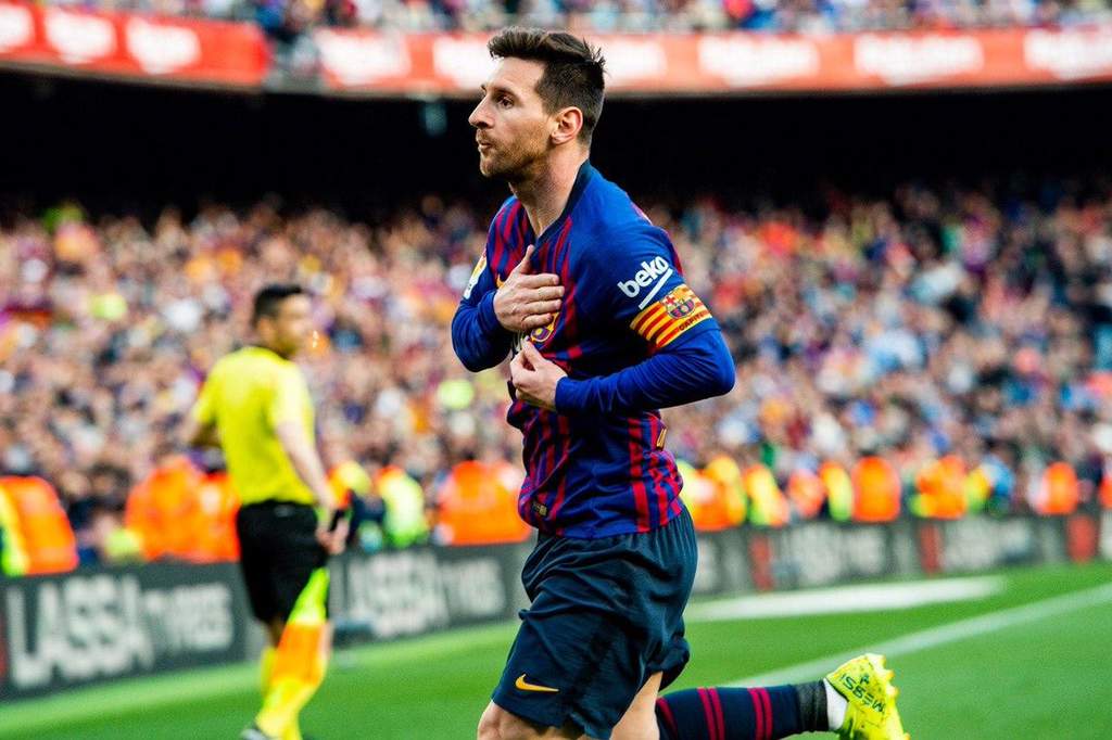 Messi marca doblete y Barcelona vence al Espanyol