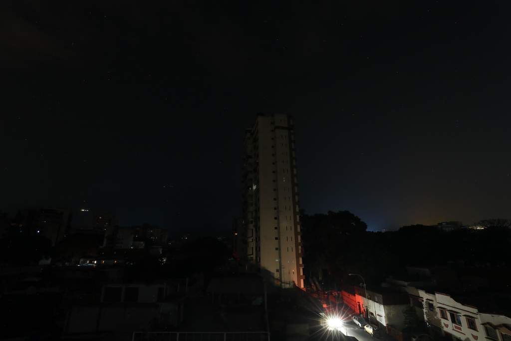 Venezuela anuncia racionamiento eléctrico por nuevo apagón