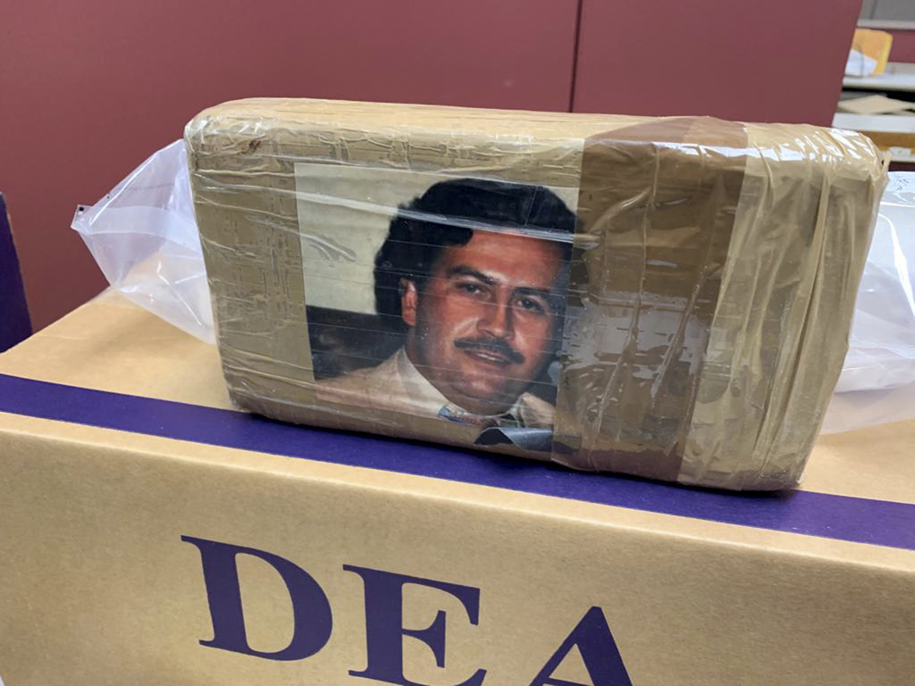 Incautan drogas en NY con foto de Pablo Escobar