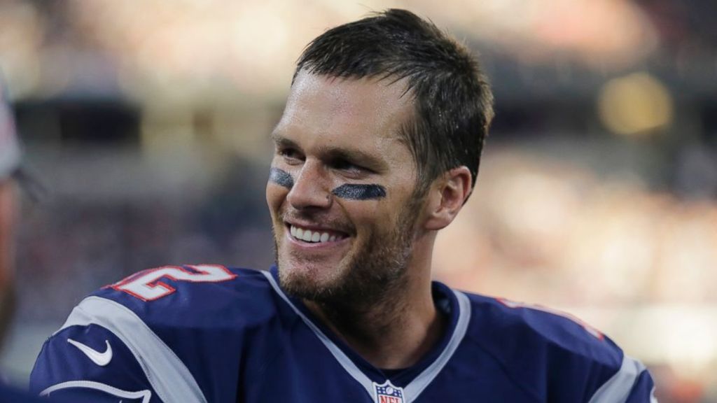 Tom Brady bromea sobre retiro de la NFL