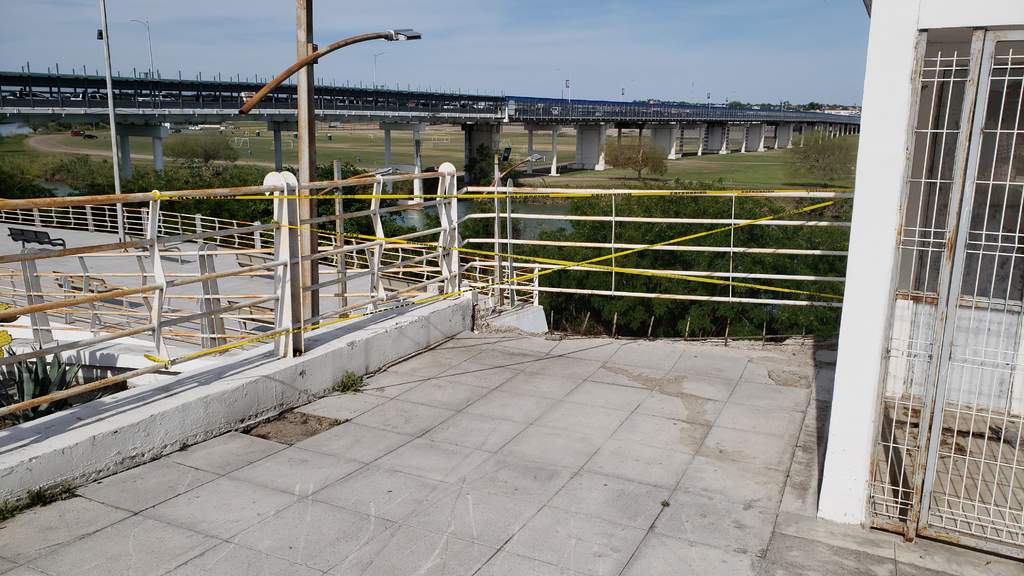 Detecta PC hundimiento y grieta en acceso a el mirador del Paseo del Río