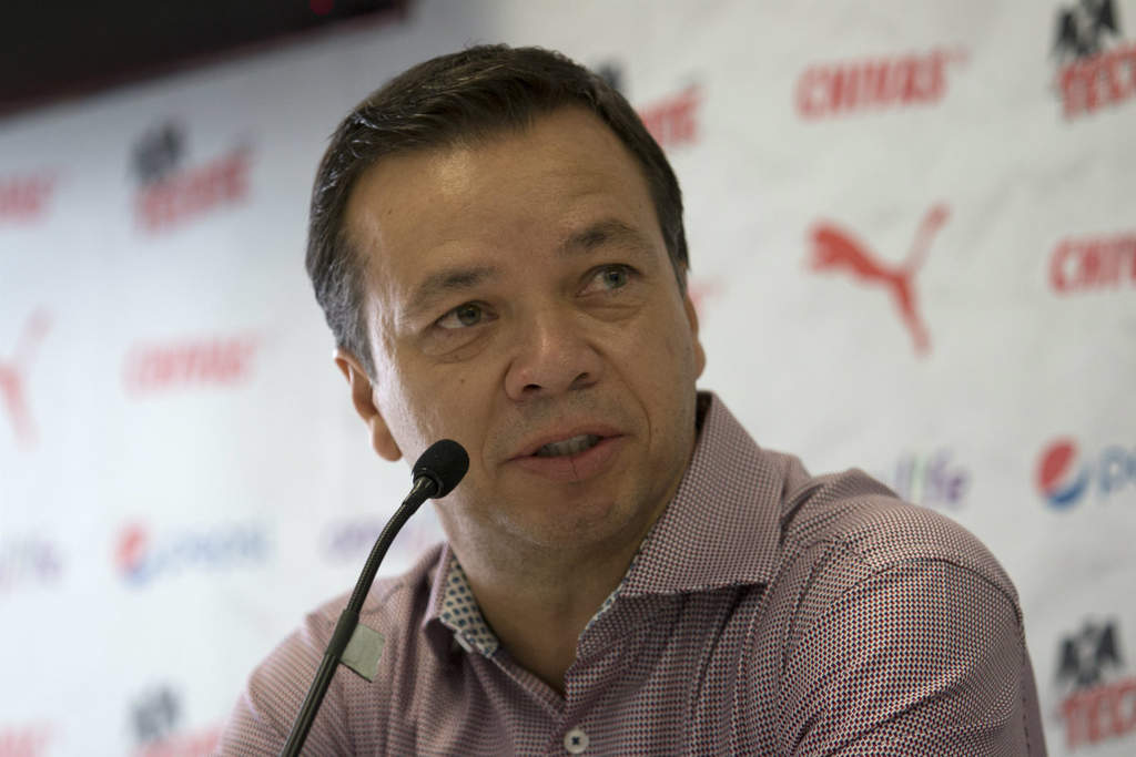 'Coyote es candidato si cierra bien con Chivas', asegura Varela