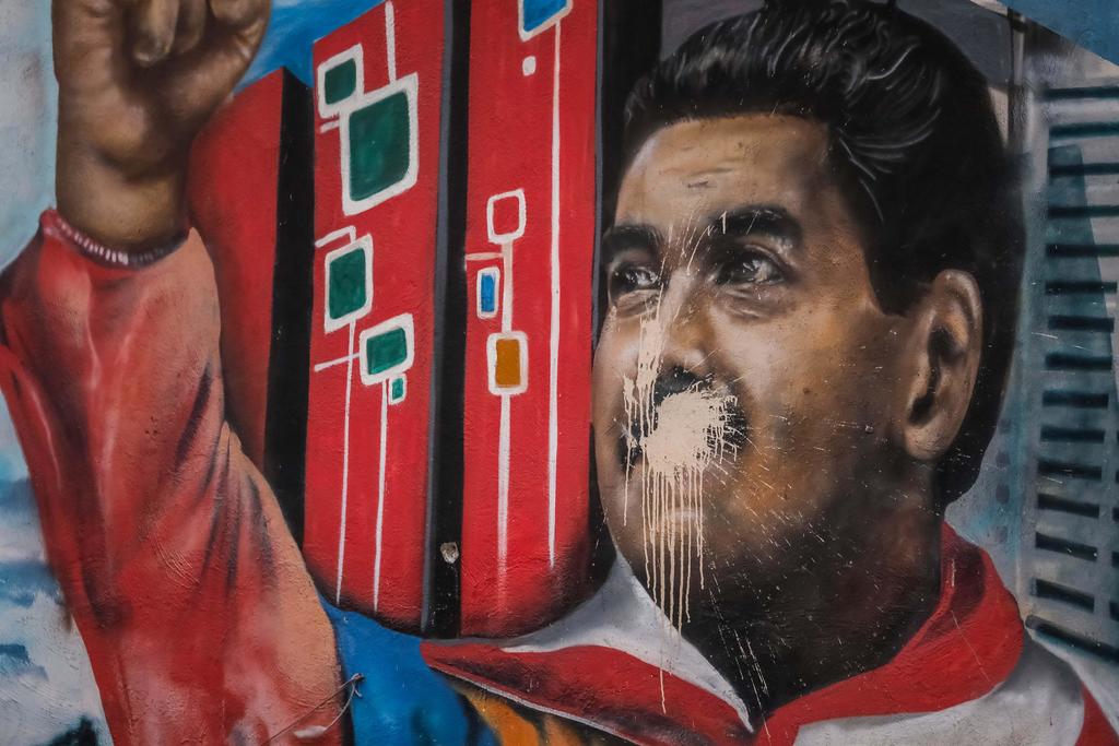 Planean dolarizar Venezuela si cae Nicolás Maduro
