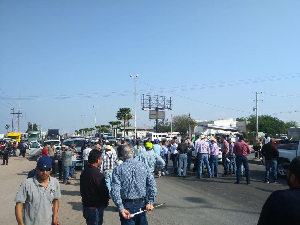 Protesta en la Sabinas–Nueva Rosita genera caos vial en región Carbonífera