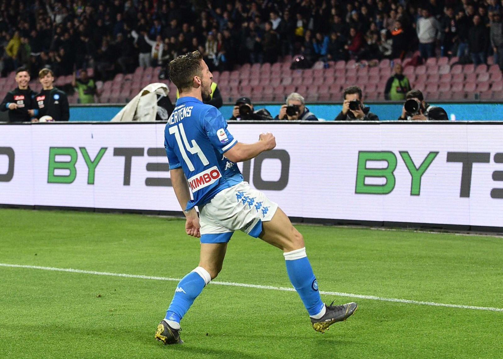 Napoli deja a merced el título para la Juventus