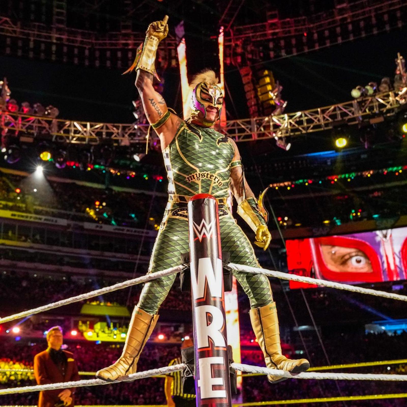 Impactante vestuario de Rey Mysterio en WWE
