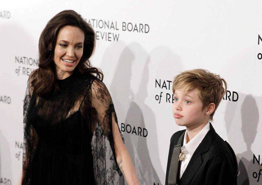 Hija de Angelina Jolie podría iniciar tratamiento para cambiar de sexo
