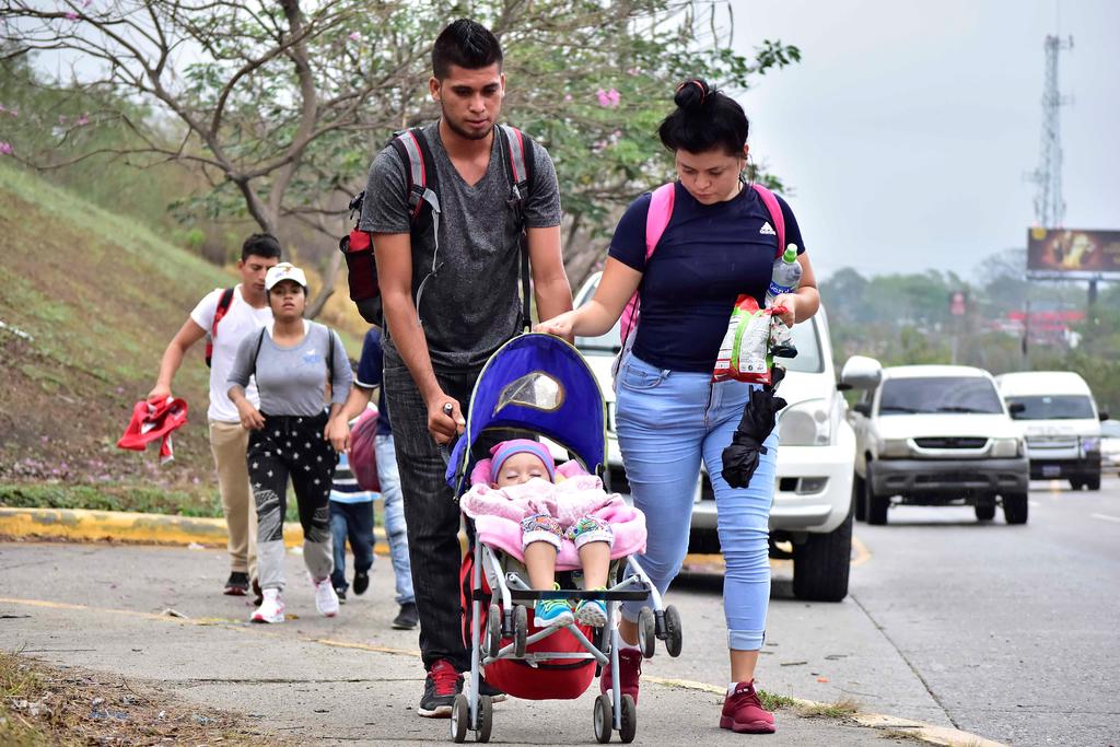 Migrantes parten de Honduras hacia EUA