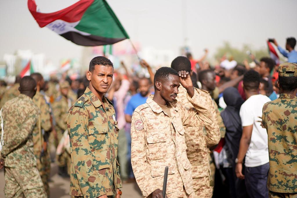 Mueren 13 personas en protestas en Sudán el día que Ejército toma el poder