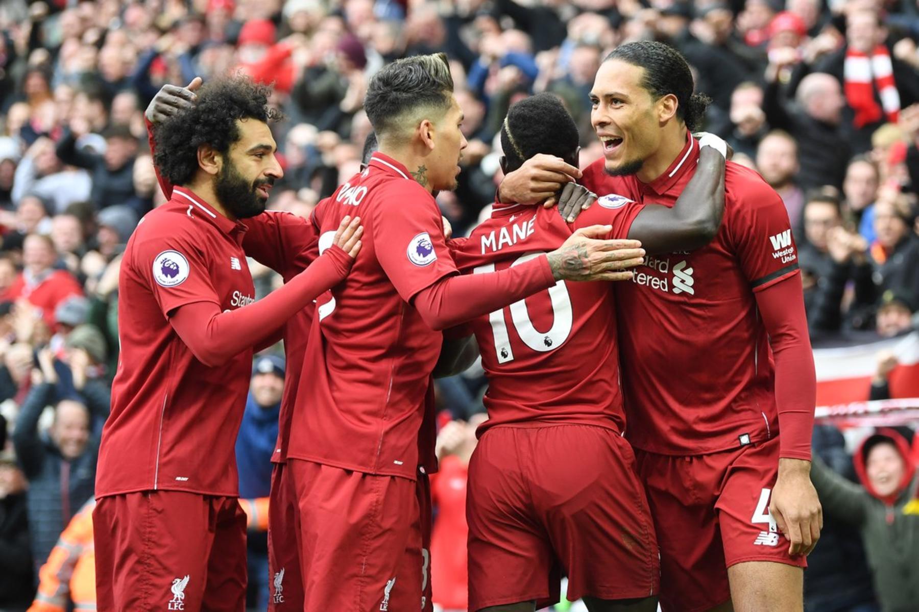 Mané y Salah recuperan la cima de la Premier para Liverpool