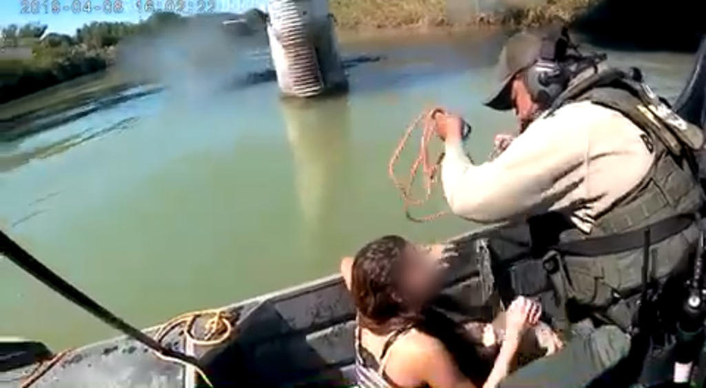 Rescata Patrulla Fronteriza a joven migrante de morir ahogada en el río Bravo