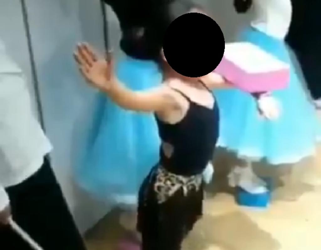 Provoca indignación video de niña siendo maltratada en clase de ballet