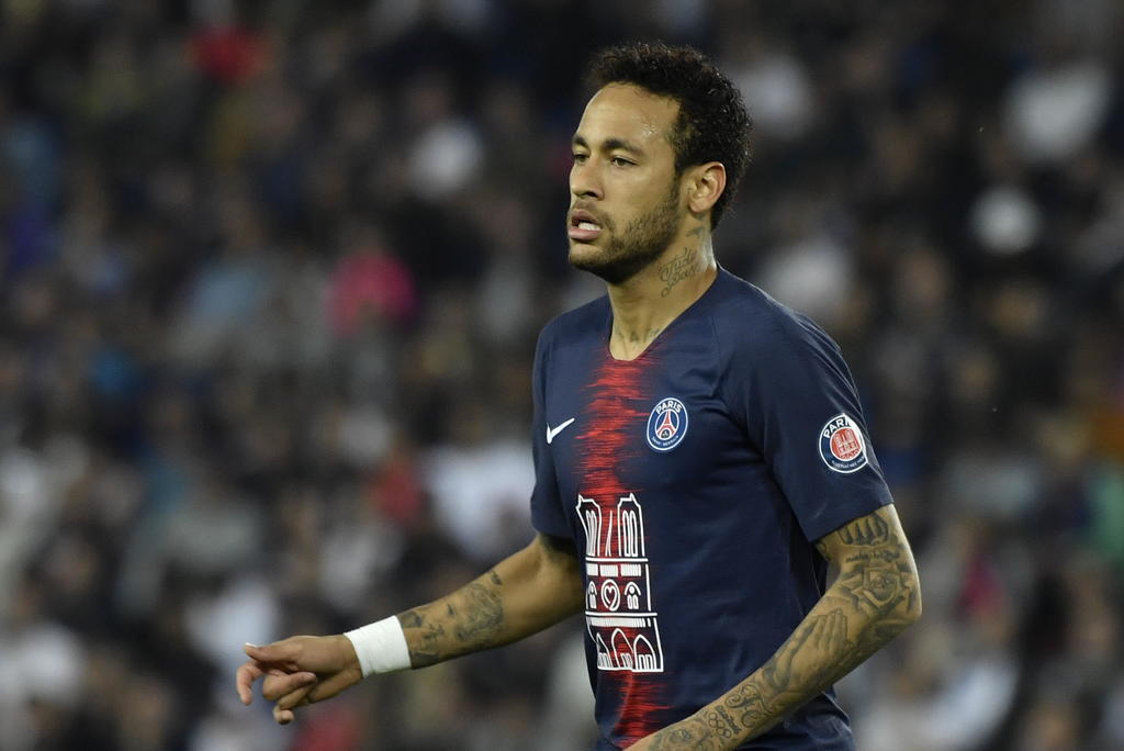Suspenden a Neymar tres partidos de Champions