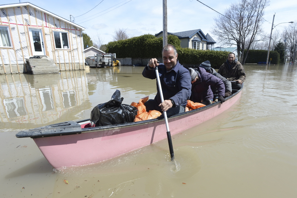 Canadá batalla tras días de inundaciones