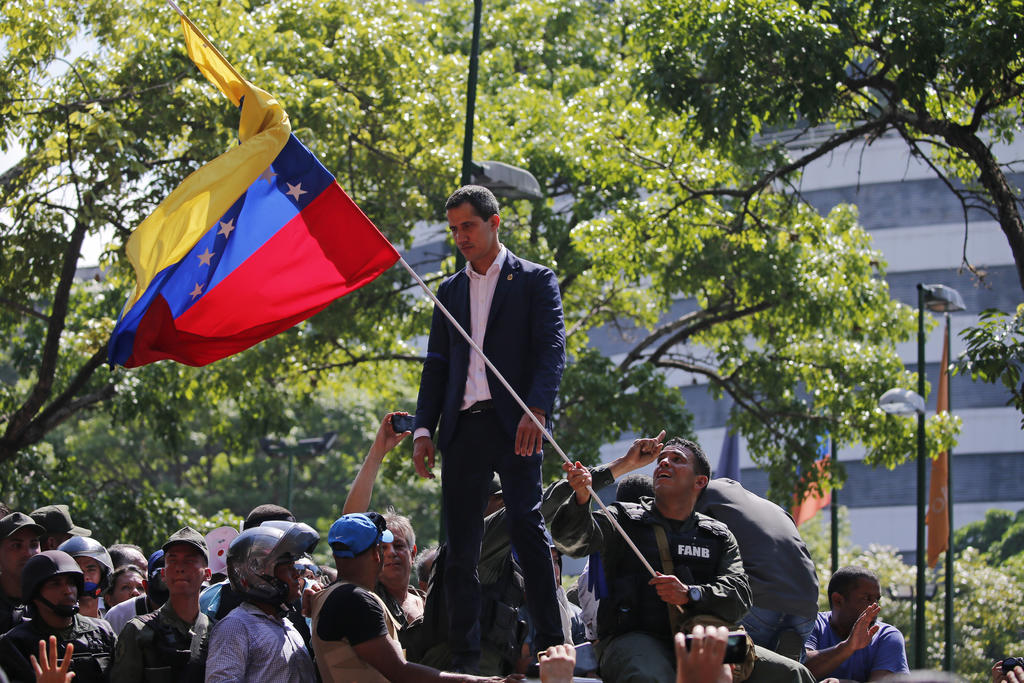 Guaidó acude a concentración con simpatizantes en bastión opositor