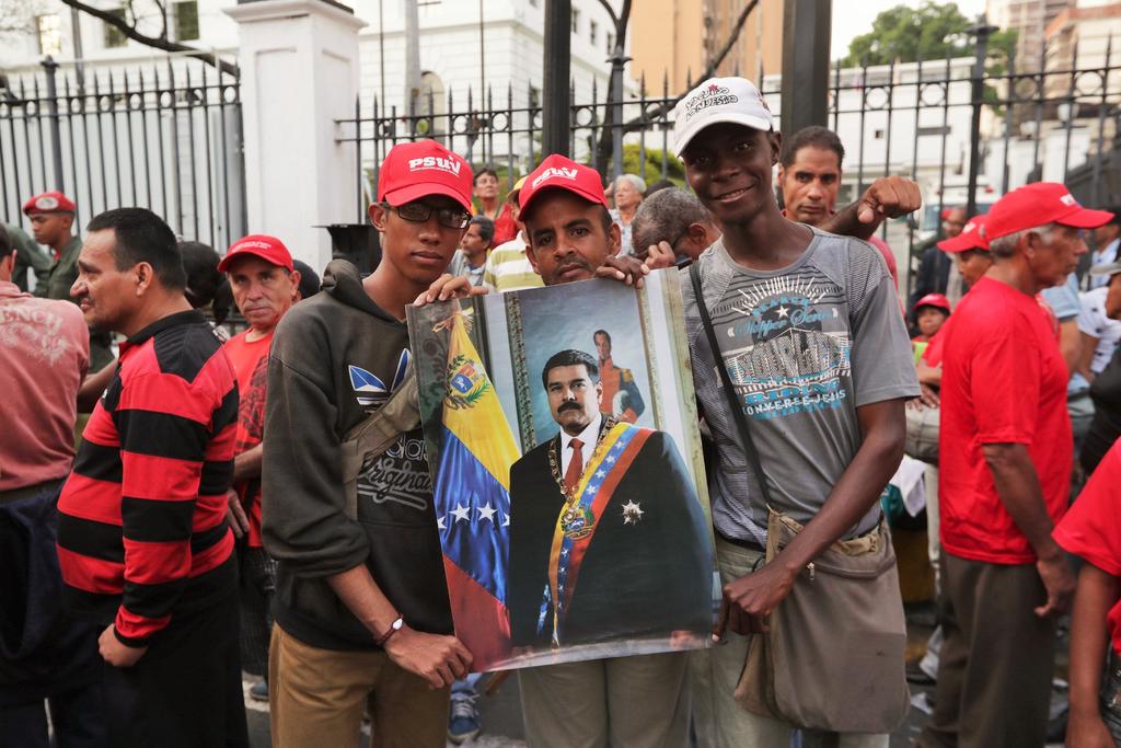 Asegura Pompeo que Maduro estaba listo para dejar Venezuela y Rusia lo impidió