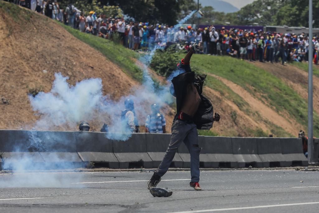 Pide México solución 'pacífica' a crisis en Venezuela