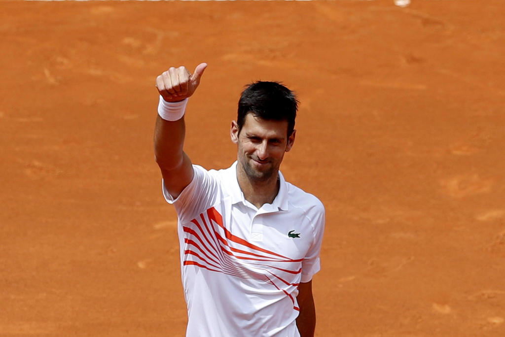 Novak Djokovic avanza a cuartos de final en el Abierto de Madrid
