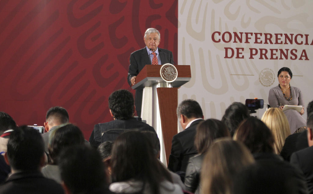 Obrador pide a funcionarios 'no rendirse a la primera'