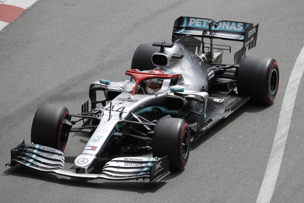Lewis Hamilton dedica su 'pole' a Niki Lauda