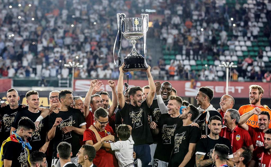 Valencia le arrebata la Copa del Rey al 'Barça'