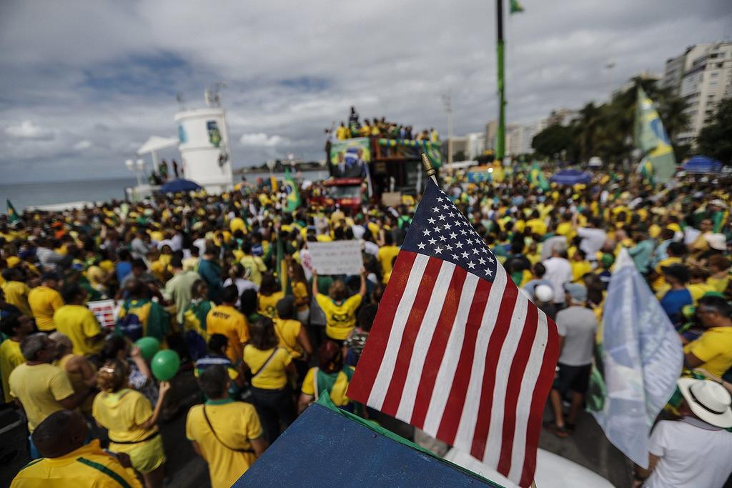 Simpatizantes de Bolsonaro toman las calles en Brasil